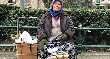 72 yaşındaki Gül teyze: "Bir tek devletten aldığım yaş aylığım var"