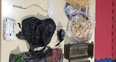 Afrin'de toprağa gömülü halde 1.6 kg C4 ve 1.5 kg TNT ile hazırlanan EYP ele geçirildi