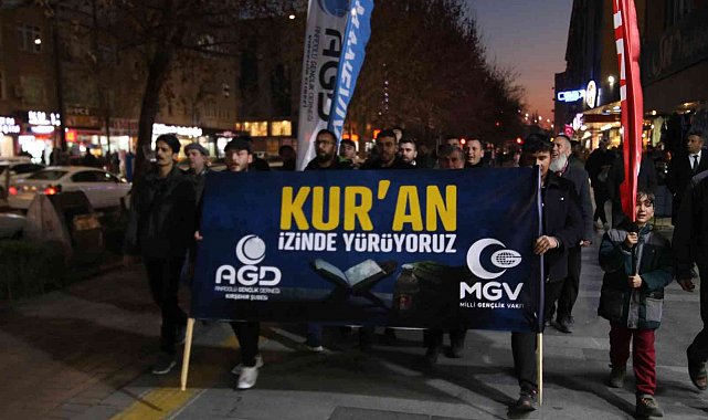 AGD'li gençler, İsveç'te Kur'an'ın yakılmasına tepki gösterdi