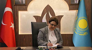 Aile ve Sosyal Hizmetler Bakanı Derya Yanık, Ahmet Yesevi Üniversitesini ziyaret etti