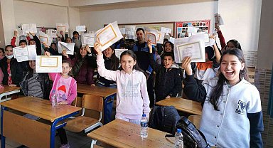 Aksaray'da 91 bin 745 öğrenci yarıyıl karnesini aldı