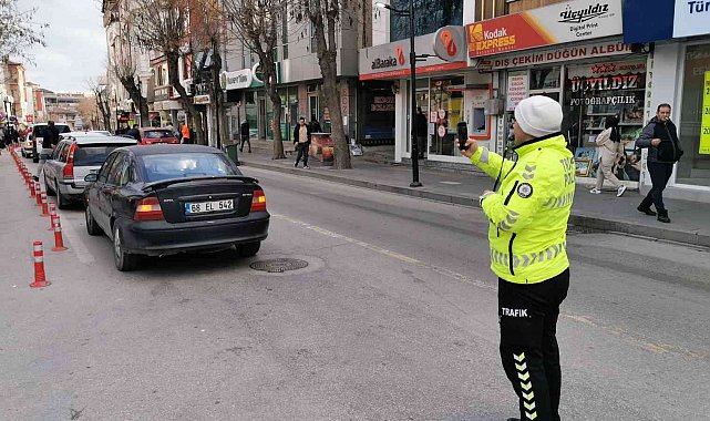Aksaray'da hatalı parklara geçit yok: 43 araca 18 bin 748 TL ceza