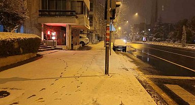 Ankara'da kar yağışı etkili oldu