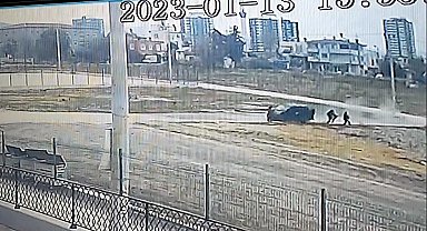 Araç, öğrencilerin arasına daldı: 3 yaralı