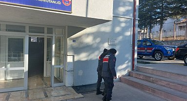 Aranması olan şahıs jandarma ekiplerince yakalandı
