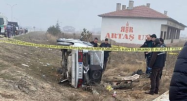 Arsaya uçan otomobilde bulunan 1 kişi öldü, 3 kişi yaralandı