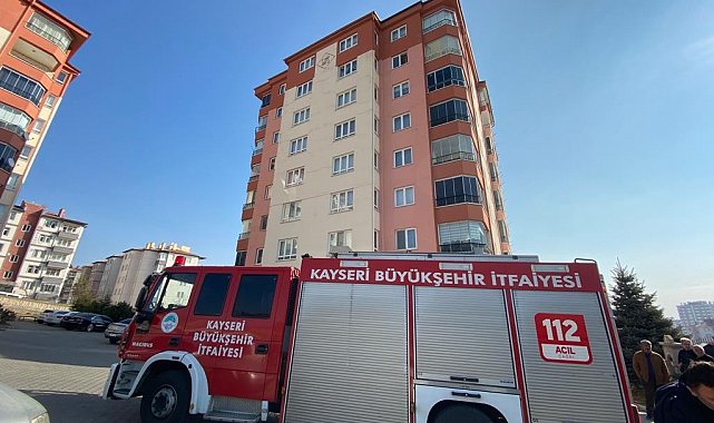 Aspiratör alev aldı, evdekiler panik yaşadı