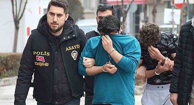 Ayşenur'un katil zanlısı "Silahı elinden almaya çalışırken tetiğe dokunmuşum" diyerek savunma yaptı