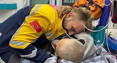 Bakan Koca: "Hastamız, zor anlarında yanında olan ATT arkadaşımız Zeki'ye tıpkı evladı gibi davrandı"