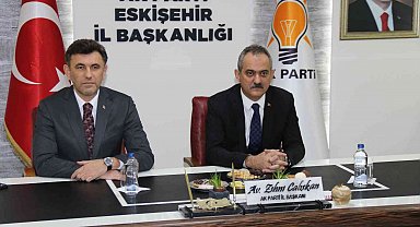 Bakan Özer, AK Parti Eskişehir İl Başkanlığı'nı ziyaret etti