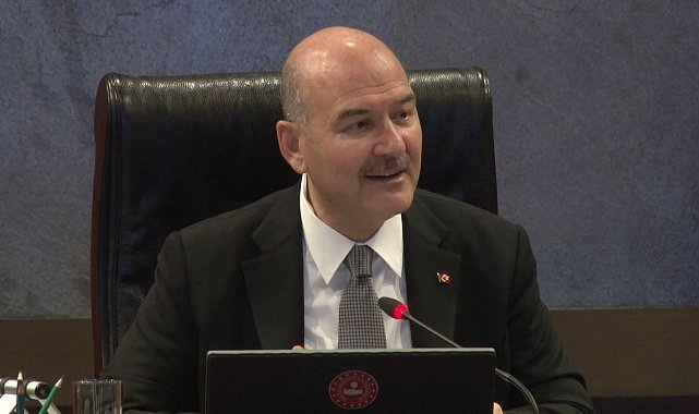 Bakan Soylu: "Sahil Güvenlik Teşkilatı 2022'de 126 teröristi denizden kaçarken yakalamıştır"