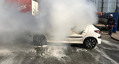 Bakıma alınan otomobil yandı