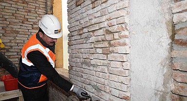Başkan Altay Depo No 4 Restorasyonunda ilk harcı koydu