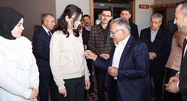 Başkan Büyükkılıç, Develi'de başarılı öğrencileri ödüllendirdi