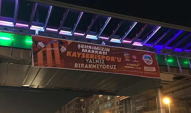 Başkan Büyükkılıç, kenti sarı kırmızı ile donattı