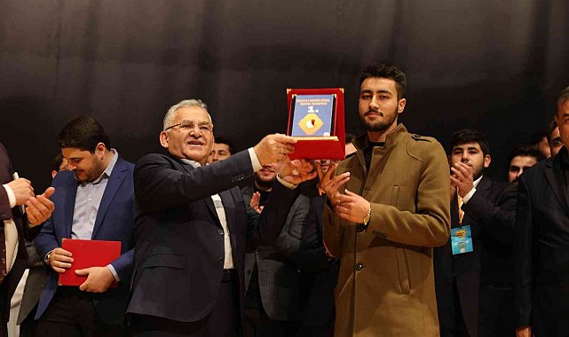 Başkan Büyükkılıç, Kuran-I Kerim'i Güzel Okuma Yarışması'nda gençlerle buluştu