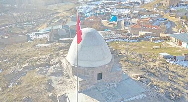 Başkan Büyükkılıç: "Tarihi türbeyi yeniden ayağa kaldırdık"