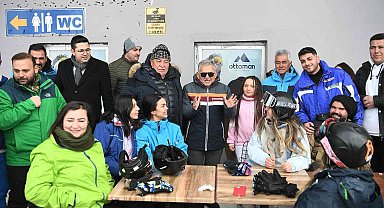 Başkan Büyükkılıç, Yerli ve Yabancı Turistlerle Erciyes'te Buluştu
