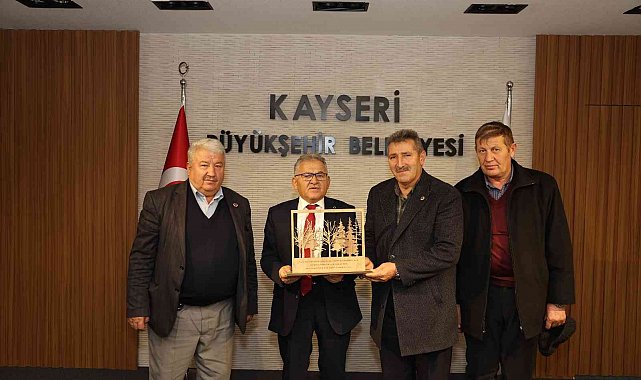 Başkan Büyükkılıç'a muhtardan '500 fidan' jesti