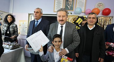 Başkan Palancıoğlu, öğrencilerin karne heyecanına ortak oldu