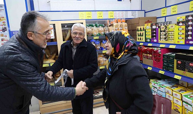 Başkan Savran esnaflarla bir araya gelmeye devam ediyor
