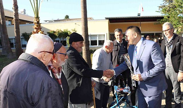 Başkan Yılmaz, huzurevi sakinlerinin yeni yılını kutladı