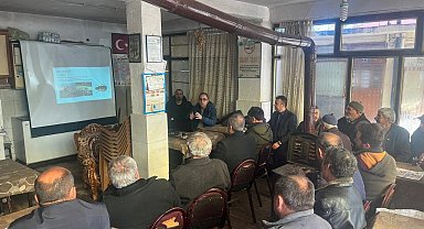 Beyşehir'de çiftçiler eğitim toplantısında bir araya geldi