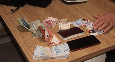 Bulduğu çantayı polise teslim etti