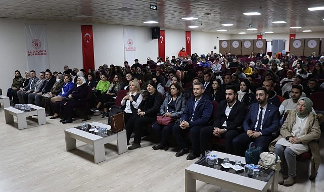 Büyükşehir 'Sırdaşın Olayım' Projesini Üniversite Gençliği İle Buluşturuyor
