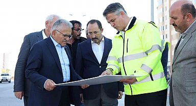 Büyükşehir'in iki bulvarı birbirine bağlayan yol çalışmasında sona doğru