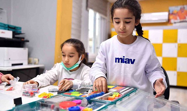 Büyükşehirden öğrencilere 'Robotik Kodlama' eğitimi