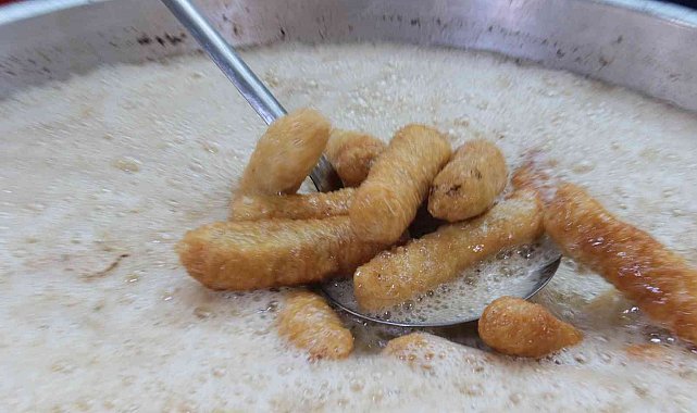 Cağ kebabı ve kadayıf dolması yeme yarışması Başkentlilerin ilgi odağı oldu