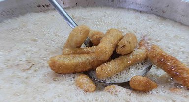 Cağ kebabı ve kadayıf dolması yeme yarışması Başkentlilerin ilgi odağı oldu