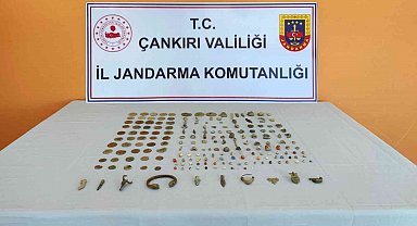Çankırı'da durdurulan araçta 198 adet tarihi eser ele geçirildi: 2 gözaltı