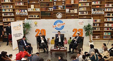 Çevre, Şehircilik ve İklim Değişikliği Bakanı Kurum, Ankara'da gençlerle bir araya geldi