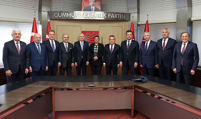 CHP lideri Kemal Kılıçdaroğlu, CHP'li Belediye Başkanları ile görüştü