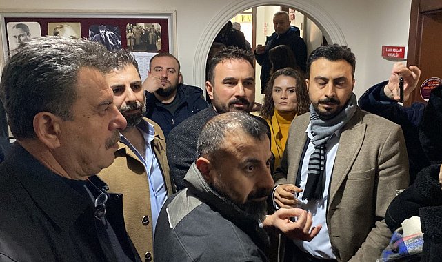 CHP'de olaylı seçim: Parti üyeleri yeni seçilen başkanı istifaya davet etti