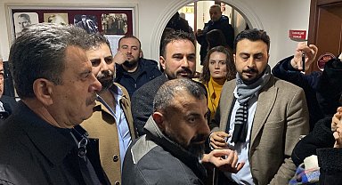 CHP'de olaylı seçim: Parti üyeleri yeni seçilen başkanı istifaya davet etti