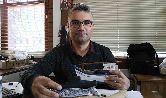 Denizden çıkan odunları sanata dönüştürüyor