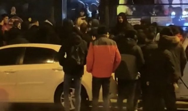 Derbi izleyen taraftarlar ile Eskişehirsporlu taraftarlar arasında kavga çıktı