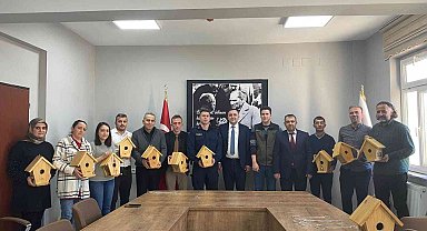 Derebucak'ta kuşlara ahşaptan sıcak yuva