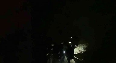 Dereye uçan araç yandı, sürücü hayatını kaybetti
