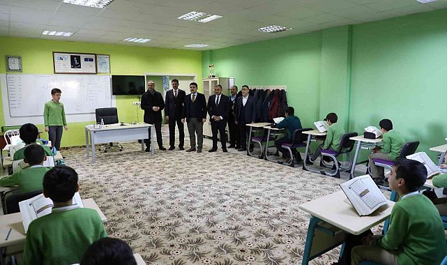 Develi protokolünden Numan Cebeci Ortaokulu öğrencilerine motivasyon ziyareti
