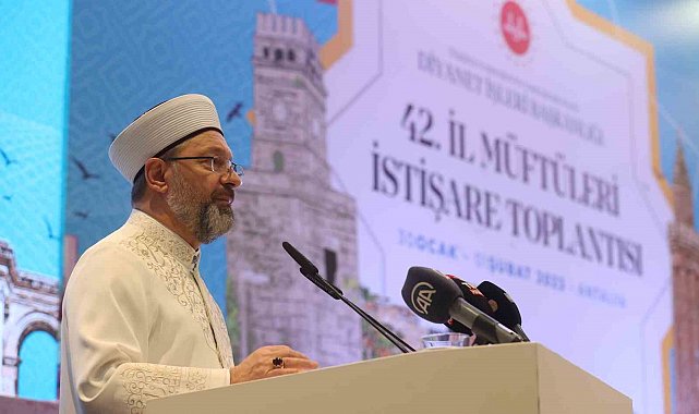 Diyanet İşleri Başkanı Erbaş: "İslam'a yapılan saldırılara karşı savunmayı son nefesimize kadar sürdüreceğiz"