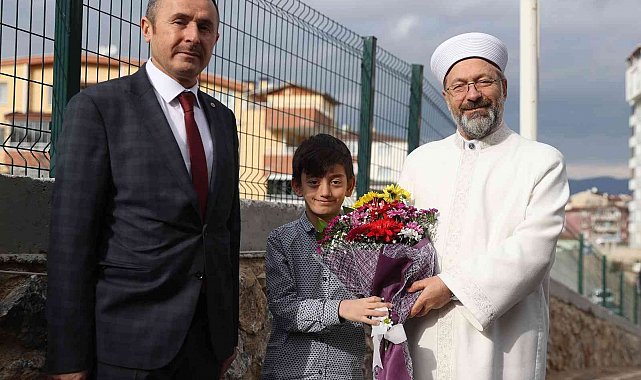 Diyanet İşleri Başkanı Erbaş, Tokat'ta Molla Hüsrev Kur'an Kursu'nu ziyaret etti