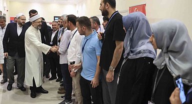 Diyanet İşleri Başkanı Erbaş, umre ziyareti için Mekke'de bulunan vatandaşlarla buluştu