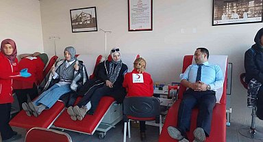 Eczacılardan örnek davranış