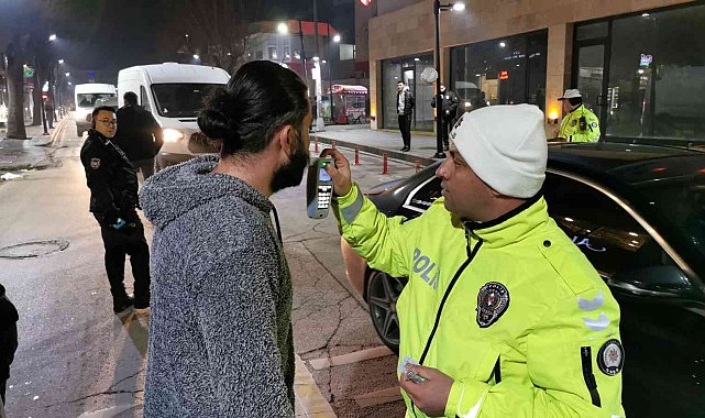 Ehliyetsiz ve alkollü sürücünün polislere söylediği sözler pes dedirtti