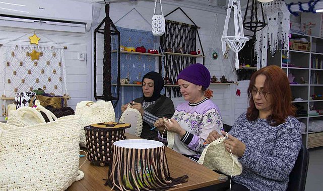 Engelsiz Yaşam Parkında annelere makrome eğitimi