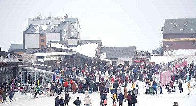 Erciyes hafta sonu 70 bin misafir ağırladı